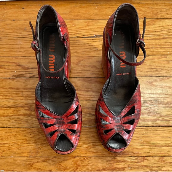 Miu Miu Vintage Platform Peep Toe Ankle Strap Sandals in Red & Black - Picture 3 of 12